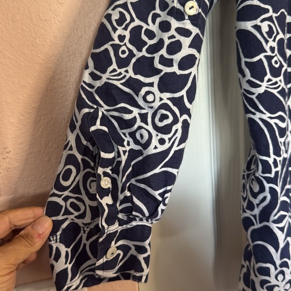 Talbots Navy and White Floral Plus sized Women's Top - Picture 4 of 8